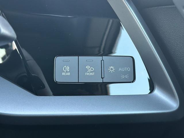 Ａ３セダン ３０ＴＦＳＩアドバンスド　現行モデル／ＭＭＩナビゲーション／ＴＶ／スマートフォンインターフェイス／ワイヤレスチャージ／サイドアシスト／バーチャルコックピット／純正アルミホイール／コーナーセンサー／認定中古車（33枚目）