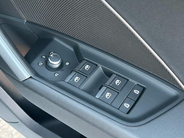 Ａ３セダン ３０ＴＦＳＩアドバンスド　現行モデル／ＭＭＩナビゲーション／ＴＶ／スマートフォンインターフェイス／ワイヤレスチャージ／サイドアシスト／バーチャルコックピット／純正アルミホイール／コーナーセンサー／認定中古車（35枚目）