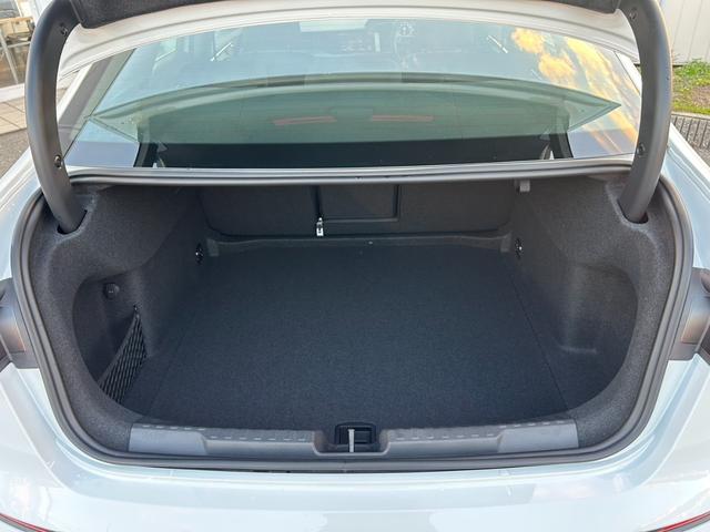 Ａ３セダン ３０ＴＦＳＩアドバンスド　現行モデル／ＭＭＩナビゲーション／ＴＶ／スマートフォンインターフェイス／ワイヤレスチャージ／サイドアシスト／バーチャルコックピット／純正アルミホイール／コーナーセンサー／認定中古車（41枚目）