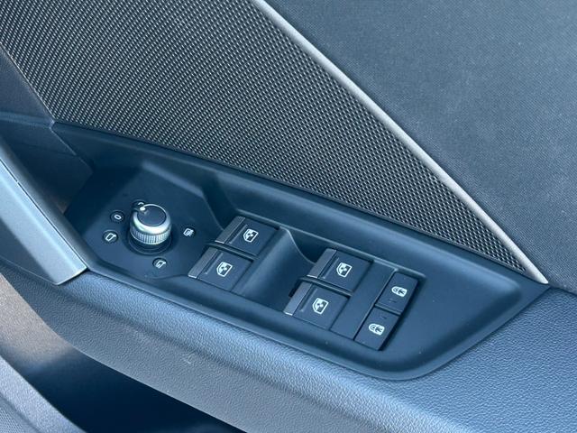 Ａ３ スポーツバック３０ＴＦＳＩアドバンスド　デモカーアップ／現行モデル／ナビパッケージ／コンビニエンス＆アシスタンスパッケージライト／バックカメラ／電動シート／ＬＥＤヘッドライト／シートヒーター／ＡＣＣ／サイドアシスト／認定中古車（36枚目）