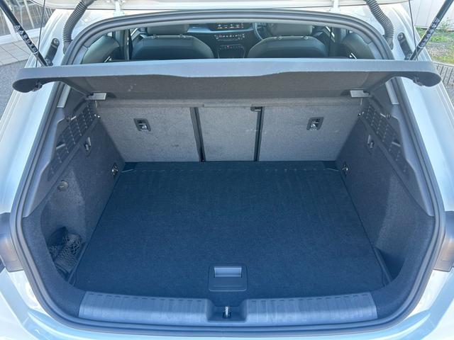 Ａ３ スポーツバック３０ＴＦＳＩアドバンスド　デモカーアップ／現行モデル／ナビパッケージ／コンビニエンス＆アシスタンスパッケージライト／バックカメラ／電動シート／ＬＥＤヘッドライト／シートヒーター／ＡＣＣ／サイドアシスト／認定中古車（43枚目）