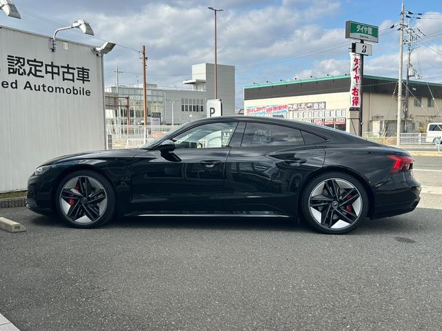 RS e-トロンGT ベースグレード デモカーUP/ブラックstyle/RSデザインPKGレッド/テクノロジーPKG/ファインナッパレザー/OP21AW/ダイナミックパッケージプラス/シートベンチレーション/バング&オルフセン/認定中古車(12枚目)