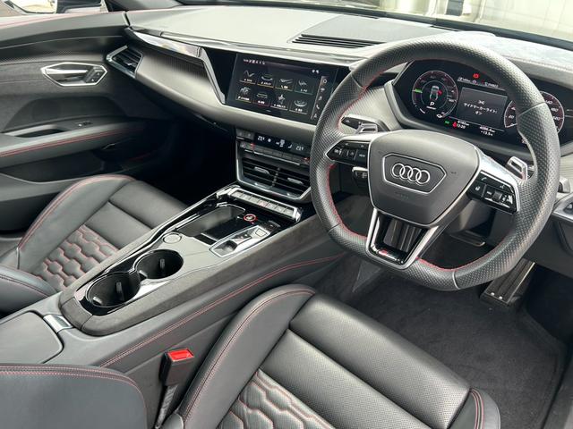 RS e-トロンGT ベースグレード デモカーUP/ブラックstyle/RSデザインPKGレッド/テクノロジーPKG/ファインナッパレザー/OP21AW/ダイナミックパッケージプラス/シートベンチレーション/バング&オルフセン/認定中古車(14枚目)