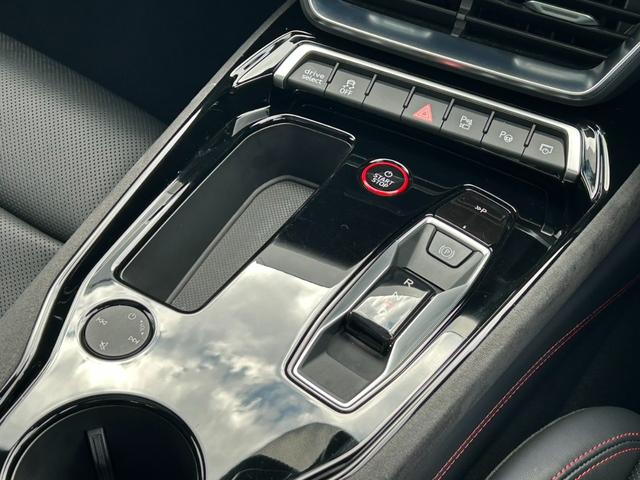 RS e-トロンGT ベースグレード デモカーUP/ブラックstyle/RSデザインPKGレッド/テクノロジーPKG/ファインナッパレザー/OP21AW/ダイナミックパッケージプラス/シートベンチレーション/バング&オルフセン/認定中古車(29枚目)