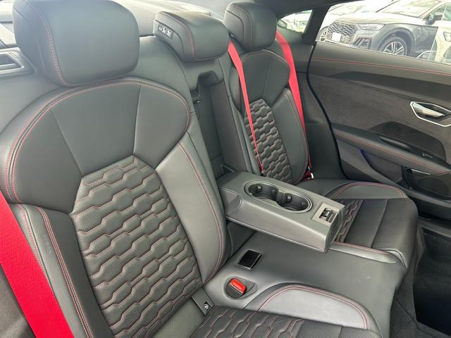 RS e-トロンGT ベースグレード デモカーUP/ブラックstyle/RSデザインPKGレッド/テクノロジーPKG/ファインナッパレザー/OP21AW/ダイナミックパッケージプラス/シートベンチレーション/バング&オルフセン/認定中古車(43枚目)