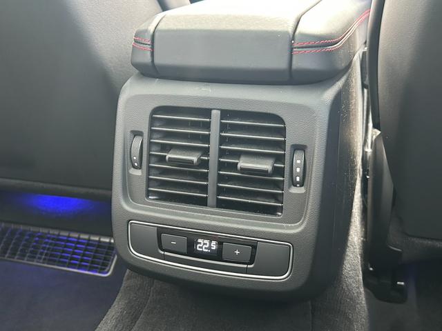 RS e-トロンGT ベースグレード デモカーUP/ブラックstyle/RSデザインPKGレッド/テクノロジーPKG/ファインナッパレザー/OP21AW/ダイナミックパッケージプラス/シートベンチレーション/バング&オルフセン/認定中古車(45枚目)