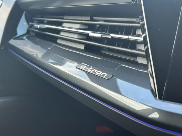 Ｑ４ ｅ－トロン ４５ｅ－トロン　Ｓライン　ＭＭＩナビプロ／レザー・電動シート／ＴＶ／ステアリングヒーター／ＯＰ２０ＡＷ／マトリクスＬＥＤライト／ヘッドアップディスプレイ／３６０度カメラ／シートメモリ／デモカーアップ／認定中古車（23枚目）