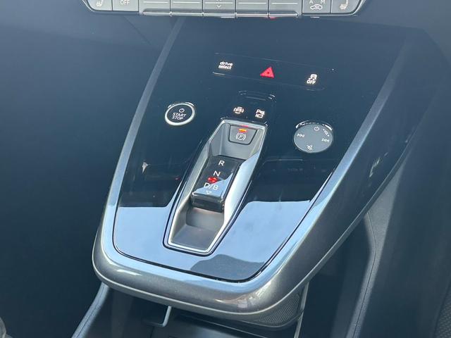 Ｑ４ ｅ－トロン ４５ｅ－トロン　Ｓライン　ＭＭＩナビプロ／レザー・電動シート／ＴＶ／ステアリングヒーター／ＯＰ２０ＡＷ／マトリクスＬＥＤライト／ヘッドアップディスプレイ／３６０度カメラ／シートメモリ／デモカーアップ／認定中古車（28枚目）