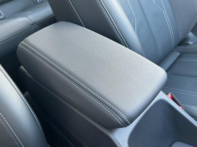 Ｑ４ ｅ－トロン ４５ｅ－トロン　Ｓライン　ＭＭＩナビプロ／レザー・電動シート／ＴＶ／ステアリングヒーター／ＯＰ２０ＡＷ／マトリクスＬＥＤライト／ヘッドアップディスプレイ／３６０度カメラ／シートメモリ／デモカーアップ／認定中古車（32枚目）