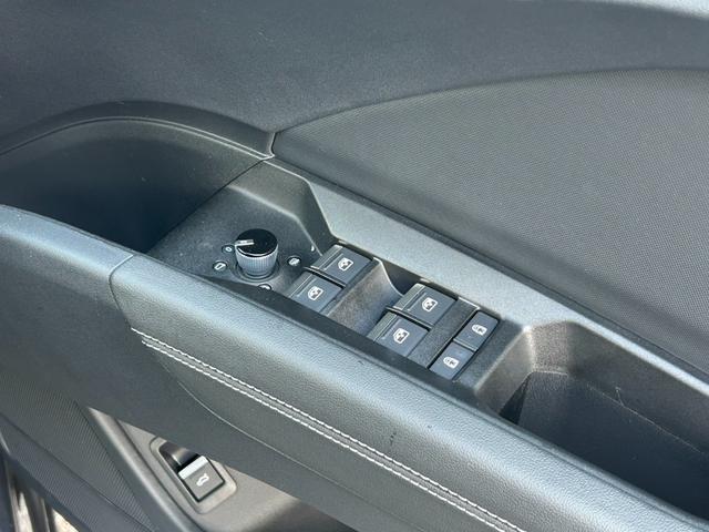 Ｑ４ ｅ－トロン ４５ｅ－トロン　Ｓライン　ＭＭＩナビプロ／レザー・電動シート／ＴＶ／ステアリングヒーター／ＯＰ２０ＡＷ／マトリクスＬＥＤライト／ヘッドアップディスプレイ／３６０度カメラ／シートメモリ／デモカーアップ／認定中古車（39枚目）