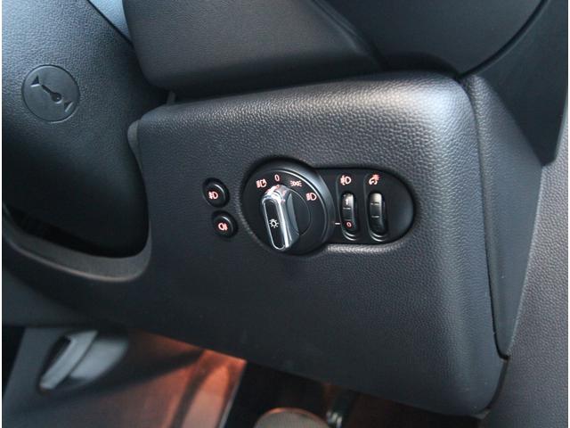 ＭＩＮＩ クーパーＳＤ　ＬＥＤオートライト　ハーフレザーシート　シートヒーター　アクティブクルコン　純正ＨＤＤナビ　ブルートゥース　バックカメラ　前後センサー　ハーマンカードンスピーカー　純正１７アルミ　前後ドラレコ　ＥＴＣ（36枚目）