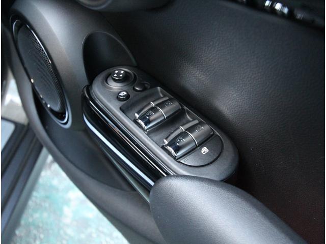 ＭＩＮＩ クーパーＳＤ　ＬＥＤオートライト　ハーフレザーシート　シートヒーター　アクティブクルコン　純正ＨＤＤナビ　ブルートゥース　バックカメラ　前後センサー　ハーマンカードンスピーカー　純正１７アルミ　前後ドラレコ　ＥＴＣ（37枚目）