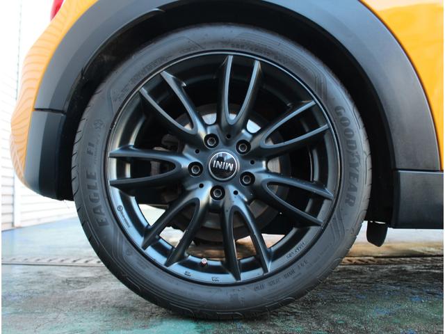 ＭＩＮＩ クーパーＳ　６速マニュアル　ＬＥＤオートライト　レインセンサー　純正ＨＤＤナビ　ブルートゥース　ＡＵＸ　ＵＳＢ　前後ドライブレコーダー　アイドリングストップ　１７インチアルミホイール　ＥＴＣ（46枚目）