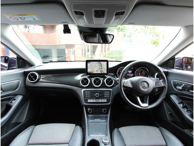 屋内展示場なので、天候や時間を気にせずお車をご覧頂く事が可能です！