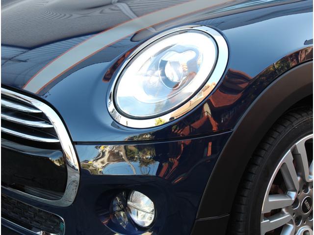 MINI クーパー セブン LEDオートライト レインセンサー 専用ハーフレザーシート クルーズコントロール 純正HDDナビ ブルートゥース AUX&USB入力 バックカメラ ドライブレコーダー 専用17インチアルミ ETC(9枚目)