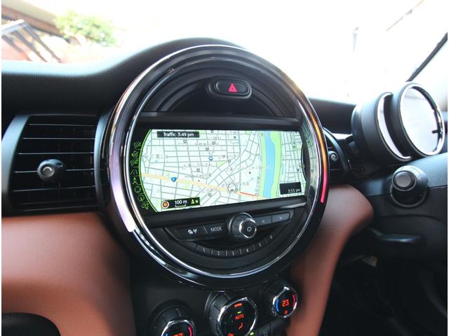 MINI クーパー セブン LEDオートライト レインセンサー 専用ハーフレザーシート クルーズコントロール 純正HDDナビ ブルートゥース AUX&USB入力 バックカメラ ドライブレコーダー 専用17インチアルミ ETC(14枚目)