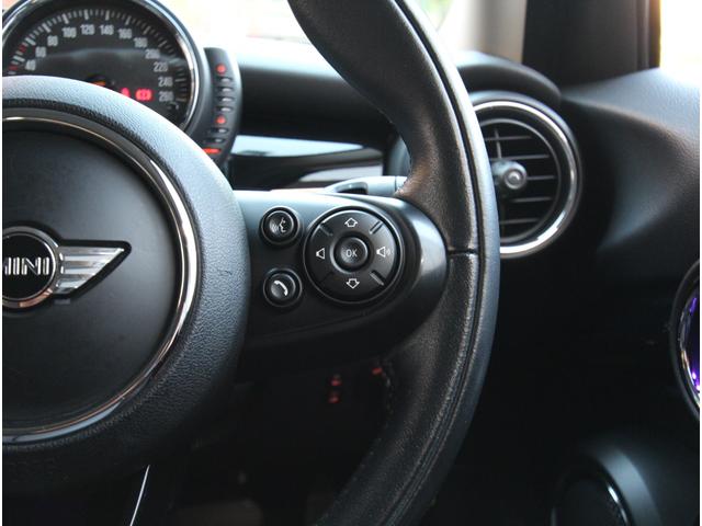 MINI クーパー セブン LEDオートライト レインセンサー 専用ハーフレザーシート クルーズコントロール 純正HDDナビ ブルートゥース AUX&USB入力 バックカメラ ドライブレコーダー 専用17インチアルミ ETC(32枚目)