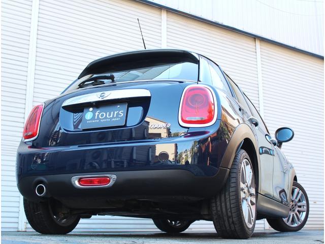 MINI クーパー セブン LEDオートライト レインセンサー 専用ハーフレザーシート クルーズコントロール 純正HDDナビ ブルートゥース AUX&USB入力 バックカメラ ドライブレコーダー 専用17インチアルミ ETC(61枚目)