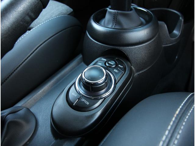 �V���[���[�����ɂ͍L�����k�X�y�[�X��ݒu���A�F�l�̂����X���҂����Ă���܂��I