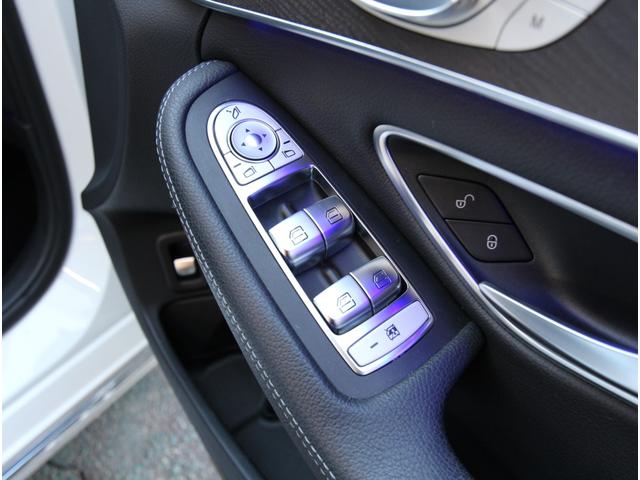 �V���[���[�����ɂ͍L�����k�X�y�[�X��ݒu���A�F�l�̂����X���҂����Ă���܂��I