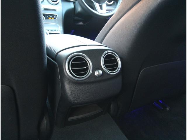 �V���[���[�����ɂ͍L�����k�X�y�[�X��ݒu���A�F�l�̂����X���҂����Ă���܂��I