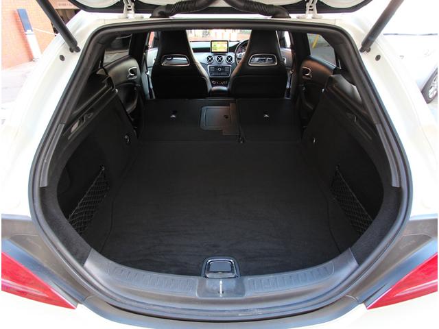 �V���[���[�����ɂ͍L�����k�X�y�[�X��ݒu���A�F�l�̂����X���҂����Ă���܂��I