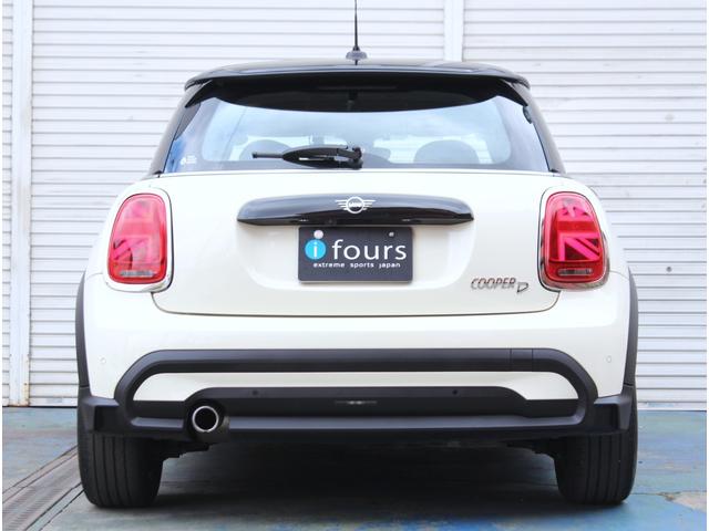 ＭＩＮＩ クーパーＤ　クラシック・トリム　インテリジェントセーフティ　ＬＥＤオートライト　ハーフレザーシート　ドライビングモード　ディスプレイオーディオ　アップルカープレイ　ポータブルナビ　前後障害物センサー　純正１６インチアルミ　ＥＴＣ（57枚目）