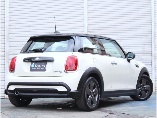 ＭＩＮＩ クーパーＤ　クラシック・トリム　インテリジェントセーフティ　ＬＥＤオートライト　ハーフレザーシート　ドライビングモード　ディスプレイオーディオ　アップルカープレイ　ポータブルナビ　前後障害物センサー　純正１６インチアルミ　ＥＴＣ（60枚目）