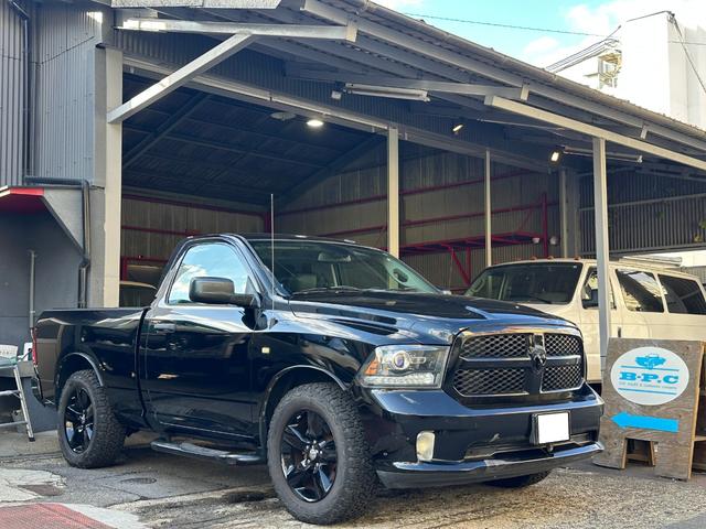 ダッジ・ラム Tradesman RWD レギュラーキャブ 5.7LHEMI 後期ヘッドライト ベンチシート コラムシフト トノカバー 実走行 当社管理ユーザー様下取車両(2枚目)