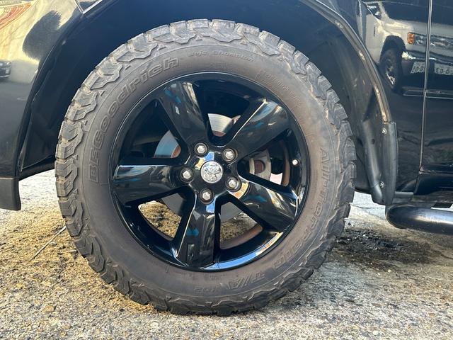 ダッジ・ラム Tradesman RWD レギュラーキャブ 5.7LHEMI 後期ヘッドライト ベンチシート コラムシフト トノカバー 実走行 当社管理ユーザー様下取車両(12枚目)