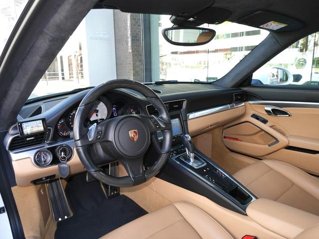 ９１１ ９１１カレラＳ　２０インチカレラＳホイール　ヒーター付きカーボンコンビステアリング　シートヒーター＆クーラー　スポーツエクゾースト　ナビＴＶ　ＥＴＣ　Ｂカメラ　ＧＰＳレーダー　ｂｌｕｅｔｏｏｔｈ　アルカンターラルーフ（12枚目）
