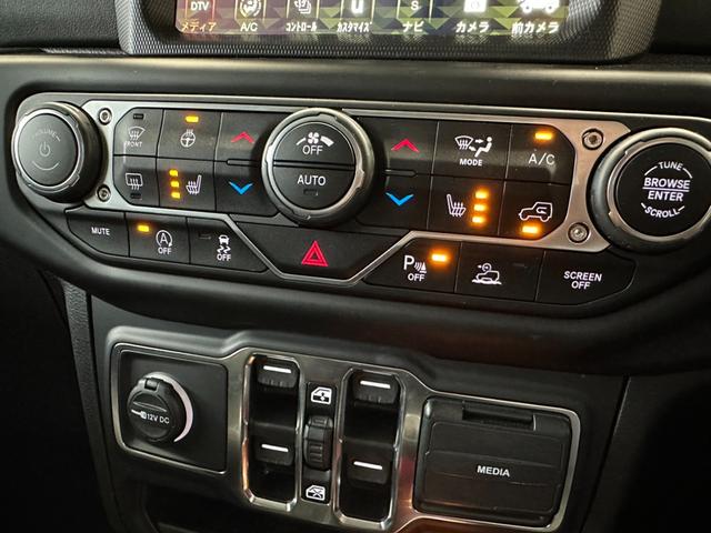 ジープ・ラングラーアンリミテッド サハラ　ＬＥＤヘッドライト　ＡｐｐｌｅＣａｒＰｌａｙ　Ｂｌｕｅｔｏｏｔｈ　ナビゲーション　フルセグ　レザーシート　シートヒーター　前面衝突警報　アダプティブクルーズコントロール　バックカメラ　認定中古車保証付（73枚目）