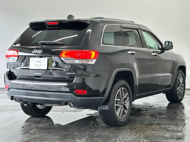 ジープ・グランドチェロキー リミテッド　ワンオーナー　ユーザー様下取車　ＡｐｐｌｅＣａｒＰｌａｙ　Ｂｌｕｅｔｏｏｔｈ　純正ナビゲーション　フルセグ　レザーシート　シートヒーター　前面衝突警報　アダプティブクルーズコントロール　認定中古車保証（58枚目）