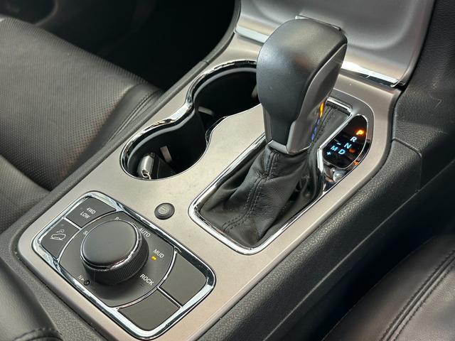 ジープ・グランドチェロキー リミテッド　ワンオーナー　ユーザー様下取車　ＡｐｐｌｅＣａｒＰｌａｙ　Ｂｌｕｅｔｏｏｔｈ　純正ナビゲーション　フルセグ　レザーシート　シートヒーター　前面衝突警報　アダプティブクルーズコントロール　認定中古車保証（70枚目）