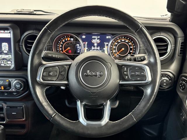 ジープ・ラングラーアンリミテッド サハラ　レザーシート　シートヒーター　ＡｐｐｌｅＣａｒＰｌａｙ　Ｂｌｕｅｔｏｏｔｈ　純正ナビゲーション　フルセグ　ＬＥＤライト　前面衝突警報　アダプティブクルーズコントロール　バックカメラ　認定中古車保証付（29枚目）