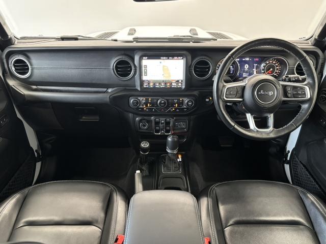 ジープ・ラングラーアンリミテッド サハラ　レザーシート　シートヒーター　ＡｐｐｌｅＣａｒＰｌａｙ　Ｂｌｕｅｔｏｏｔｈ　純正ナビゲーション　フルセグ　ＬＥＤヘッドライト　前面衝突警報　ＡＣＣ　バックカメラ　ワンオーナー　認定中古車保証付（45枚目）