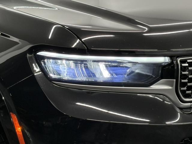 ジープ・グランドチェロキーL サミット リザーブ パノラマサンルーフ パレルモレザ McIntoshスピーカ AppleCarPlay Bluetooth 純正ナビゲーション フルセグ シートヒータ 前面衝突警報 ACC 360カメラ 認定中古車保証(17枚目)