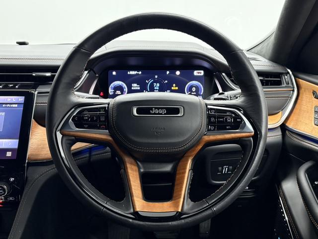 ジープ・グランドチェロキーL サミット リザーブ パノラマサンルーフ パレルモレザ McIntoshスピーカ AppleCarPlay Bluetooth 純正ナビゲーション フルセグ シートヒータ 前面衝突警報 ACC 360カメラ 認定中古車保証(29枚目)