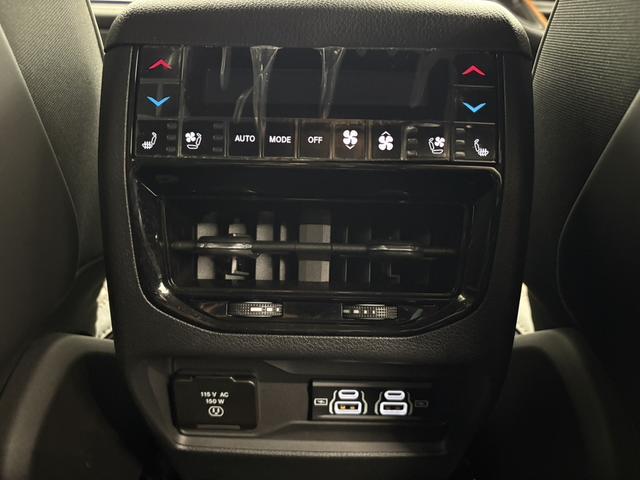 ジープ・グランドチェロキーL サミット リザーブ パノラマサンルーフ パレルモレザ McIntoshスピーカ AppleCarPlay Bluetooth 純正ナビゲーション フルセグ シートヒータ 前面衝突警報 ACC 360カメラ 認定中古車保証(55枚目)