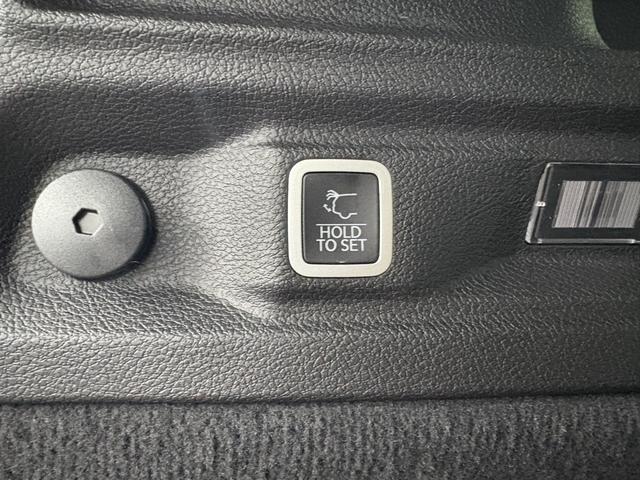 ジープ・グランドチェロキーL サミット リザーブ パノラマサンルーフ パレルモレザ McIntoshスピーカ AppleCarPlay Bluetooth 純正ナビゲーション フルセグ シートヒータ 前面衝突警報 ACC 360カメラ 認定中古車保証(60枚目)