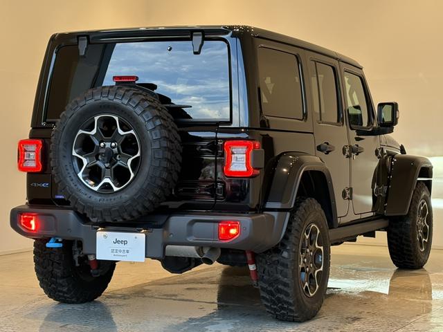 ジープ・ラングラーアンリミテッド４ｘｅ ルビコン４ｘｅ　レザーシート　シートヒーター　ＡｐｐｌｅＣａｒＰｌａｙ　Ｂｌｕｅｔｏｏｔｈ　純正ナビゲーション　フルセグ　ＬＥＤヘッドライト　前面衝突警報　ＡＣＣ　バックカメラ　ワンオーナー　認定中古車保証付（21枚目）