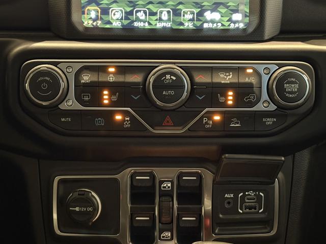 ジープ・ラングラーアンリミテッド４ｘｅ ルビコン４ｘｅ　レザーシート　シートヒーター　ＡｐｐｌｅＣａｒＰｌａｙ　Ｂｌｕｅｔｏｏｔｈ　純正ナビゲーション　フルセグ　ＬＥＤヘッドライト　前面衝突警報　ＡＣＣ　バックカメラ　ワンオーナー　認定中古車保証付（42枚目）