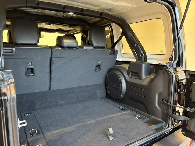 ジープ・ラングラーアンリミテッド４ｘｅ ルビコン４ｘｅ　レザーシート　シートヒーター　ＡｐｐｌｅＣａｒＰｌａｙ　Ｂｌｕｅｔｏｏｔｈ　純正ナビゲーション　フルセグ　ＬＥＤヘッドライト　前面衝突警報　ＡＣＣ　バックカメラ　ワンオーナー　認定中古車保証付（49枚目）