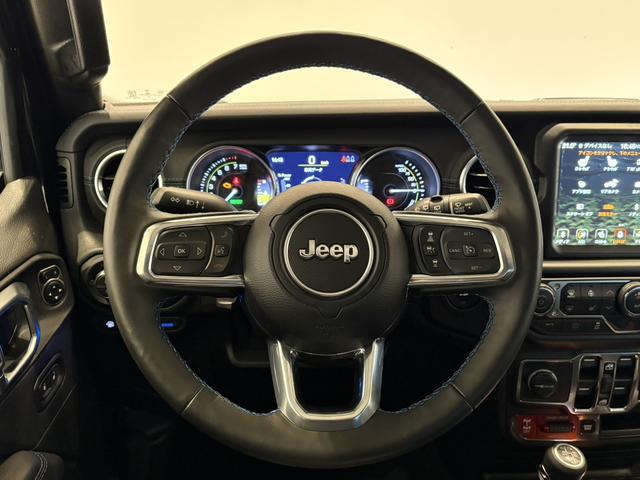ジープ・ラングラーアンリミテッド４ｘｅ ルビコン４ｘｅ　レザーシート　シートヒーター　ＡｐｐｌｅＣａｒＰｌａｙ　Ｂｌｕｅｔｏｏｔｈ　純正ナビゲーション　フルセグ　ＬＥＤヘッドライト　前面衝突警報　ＡＣＣ　バックカメラ　ワンオーナー　認定中古車保証付（63枚目）