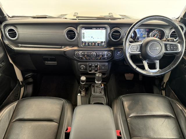 ジープ・ラングラーアンリミテッド リミテッドＥＤウィズサンライダフリップＴフォーハドＴ　限定車　レザーシート　シートヒーター　ＡｐｐｌｅＣａｒＰｌａｙ　Ｂｌｕｅｔｏｏｔｈ　純正ナビゲーション　フルセグ　ＬＥＤ　前面衝突警報　アダプティブクルーズコントロール　バックカメラ　認定中古車保証付（51枚目）