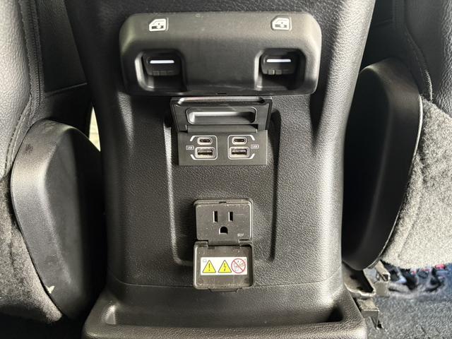 ジープ・ラングラーアンリミテッド リミテッドＥＤウィズサンライダフリップＴフォーハドＴ　限定車　レザーシート　シートヒーター　ＡｐｐｌｅＣａｒＰｌａｙ　Ｂｌｕｅｔｏｏｔｈ　純正ナビゲーション　フルセグ　ＬＥＤ　前面衝突警報　アダプティブクルーズコントロール　バックカメラ　認定中古車保証付（52枚目）