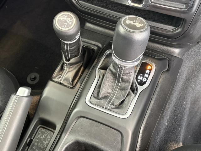 ジープ・ラングラーアンリミテッド リミテッドＥＤウィズサンライダフリップＴフォーハドＴ　限定車　レザーシート　シートヒーター　ＡｐｐｌｅＣａｒＰｌａｙ　Ｂｌｕｅｔｏｏｔｈ　純正ナビゲーション　フルセグ　ＬＥＤ　前面衝突警報　アダプティブクルーズコントロール　バックカメラ　認定中古車保証付（73枚目）