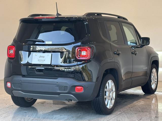 ジープ・レネゲード リミテッド LEDヘッドライト レザーシート シートヒーター AppleCarPlay Bluetooth 純正ナビゲーション フルセグ 前面衝突警報 ACC バックカメラ ワンオーナー 認定中古車保証付(21枚目)