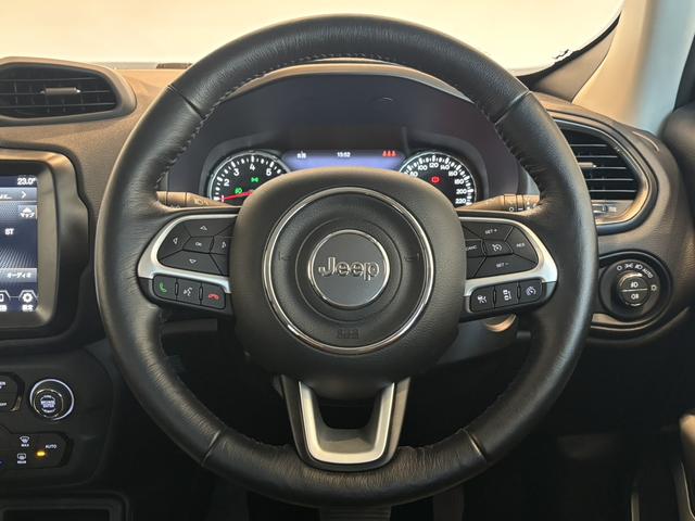 ジープ・レネゲード リミテッド LEDヘッドライト レザーシート シートヒーター AppleCarPlay Bluetooth 純正ナビゲーション フルセグ 前面衝突警報 ACC バックカメラ ワンオーナー 認定中古車保証付(29枚目)