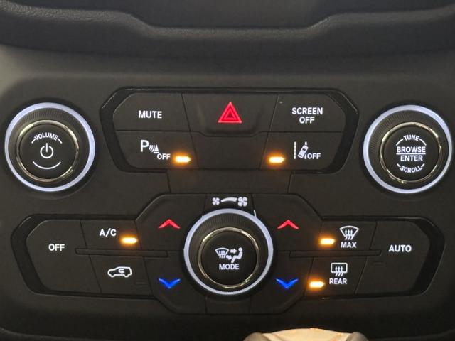 ジープ・レネゲード リミテッド LEDヘッドライト レザーシート シートヒーター AppleCarPlay Bluetooth 純正ナビゲーション フルセグ 前面衝突警報 ACC バックカメラ ワンオーナー 認定中古車保証付(38枚目)